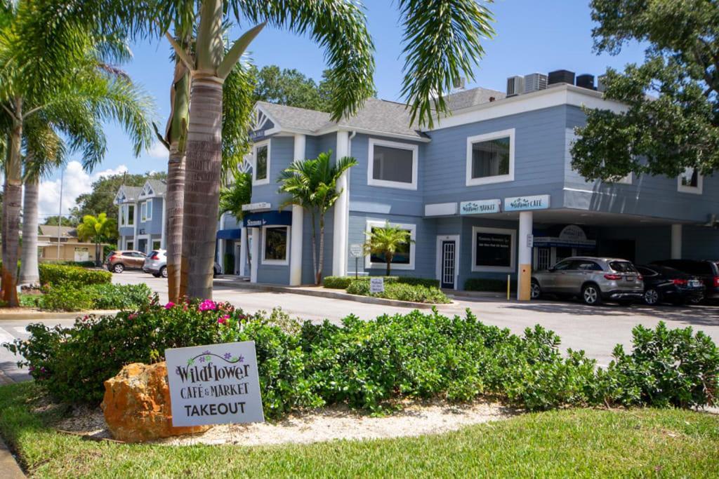 Located By The Beach 1 Bedroom With Parking And Pool Clearwater Exterior photo