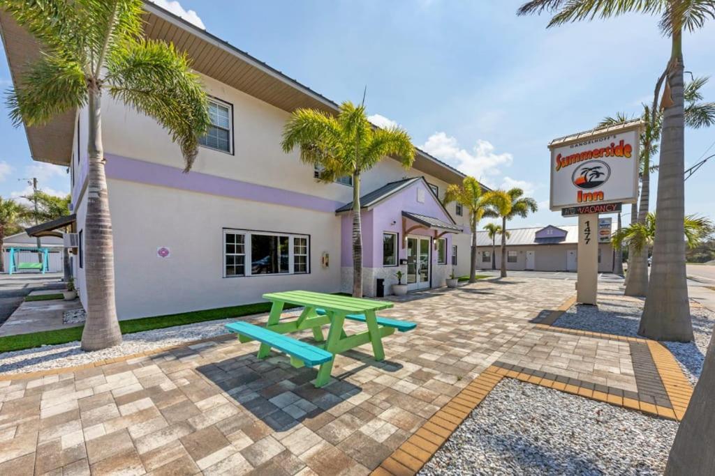 Located By The Beach 1 Bedroom With Parking And Pool Clearwater Exterior photo